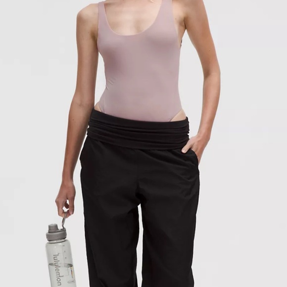 Lululemon Women’s low-scoop-back bodysuit - Picture 1 of 7